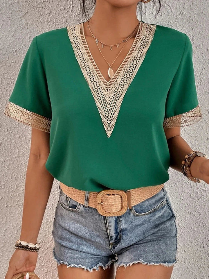 Davina | Elegante blouse met luxe kanten details