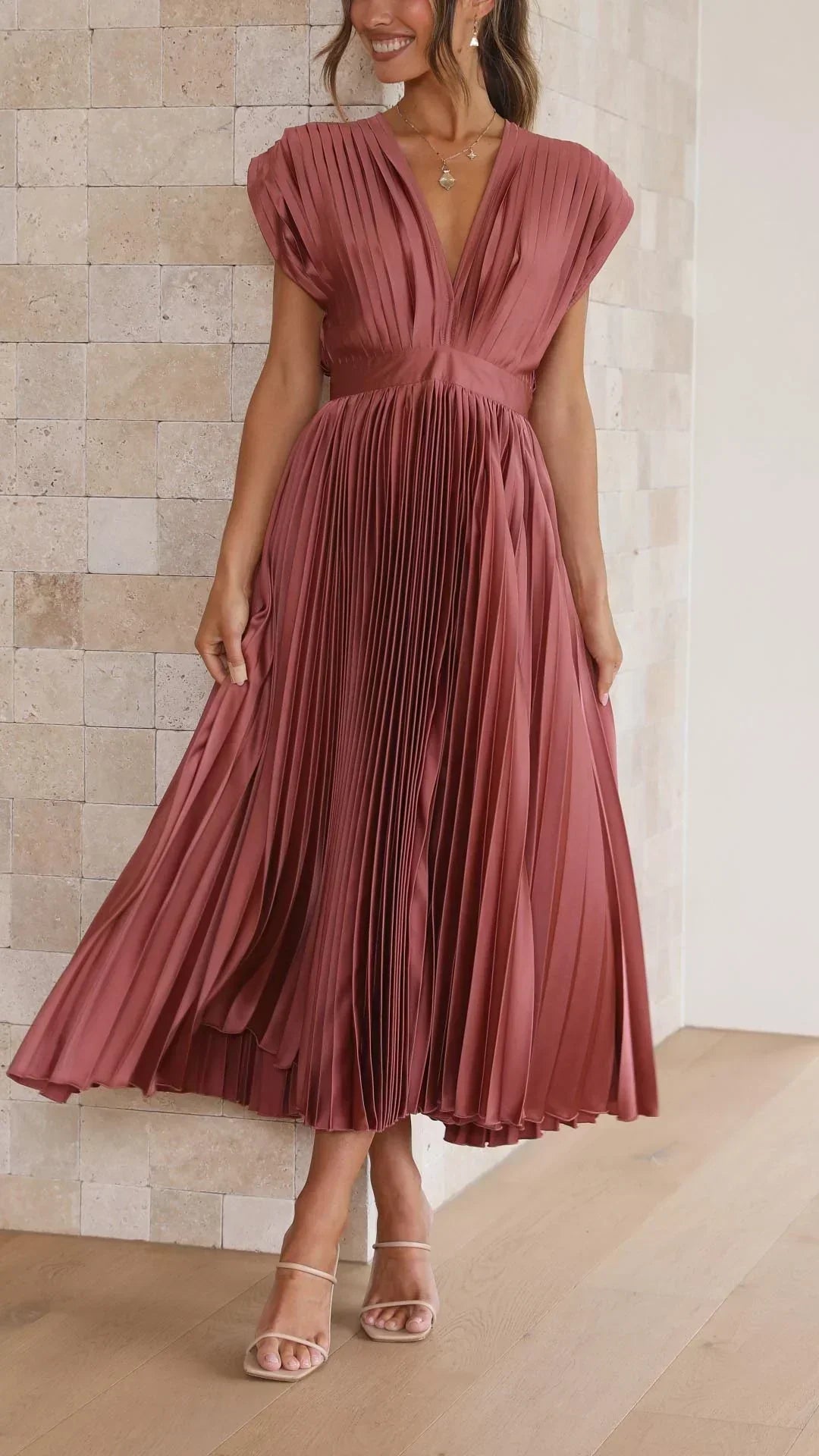 Elvie | Tijdloze jurk met elegante plooien